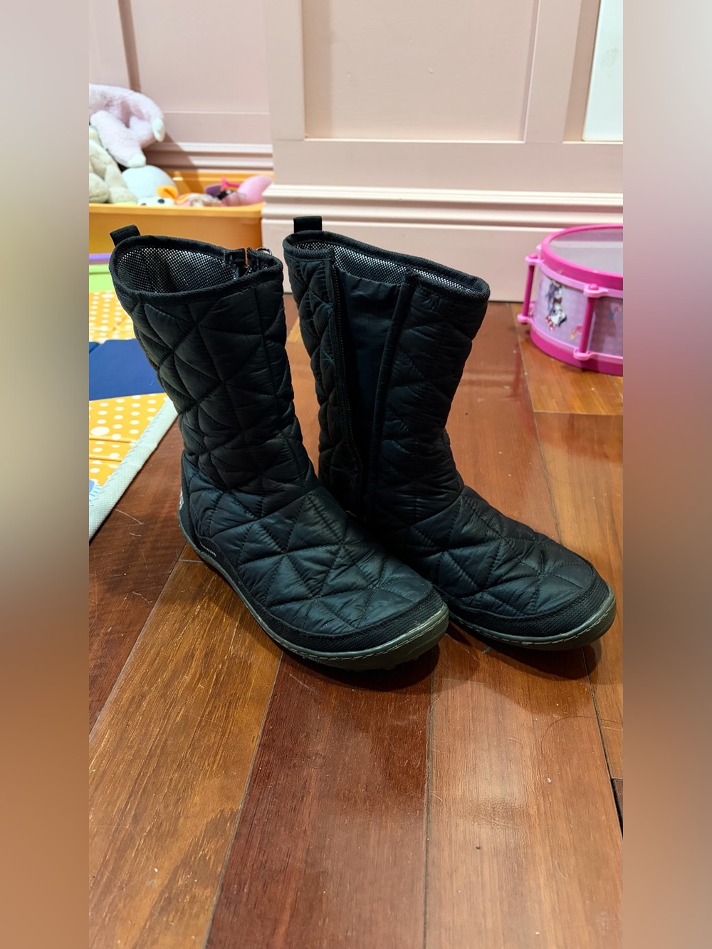 Women's Black Quilted Winter Boots